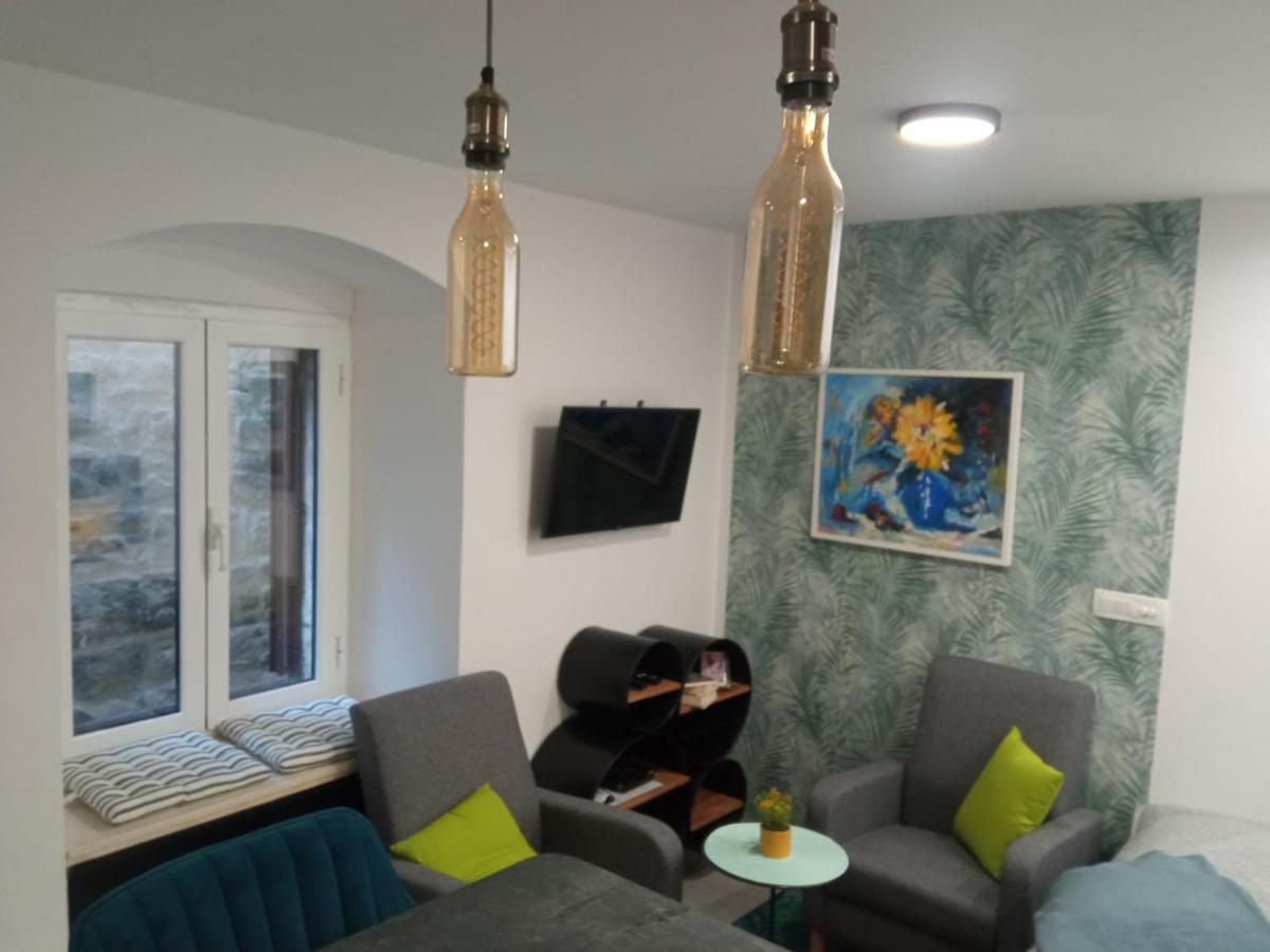 Little Lion Apartment